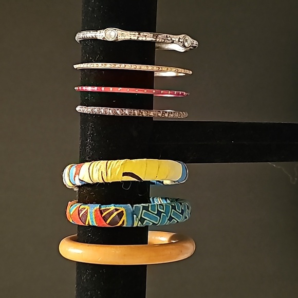 Lot of 7 Various Bangles - 7" & 7-1/4" inner circumference - Picture 1 of 4